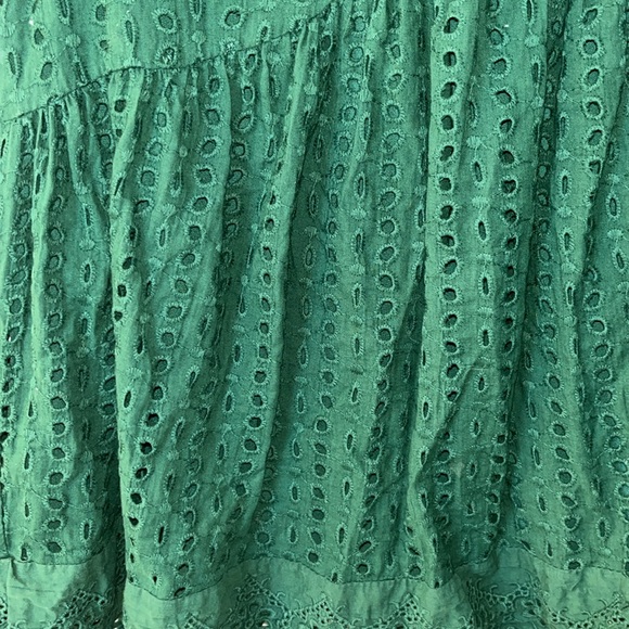 green top - Picture 2 of 3